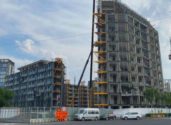 达道宝 “三角阳台”卖点成槽点？备案均价13万元/平方米，号称顶级设计大师作品的上海江景豪宅，刚宣布交房就遭业主拒收了！开发商回应